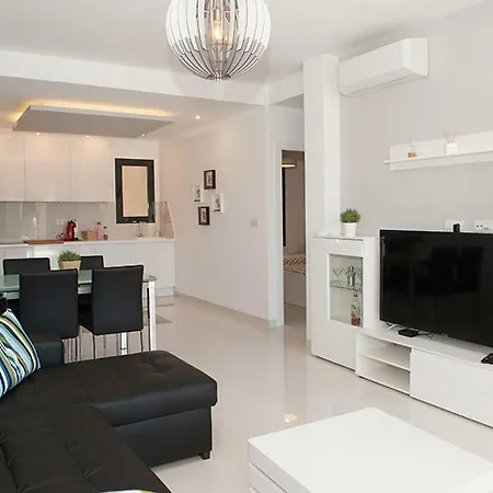 Playa Elisa Bay 108-113 アパート *